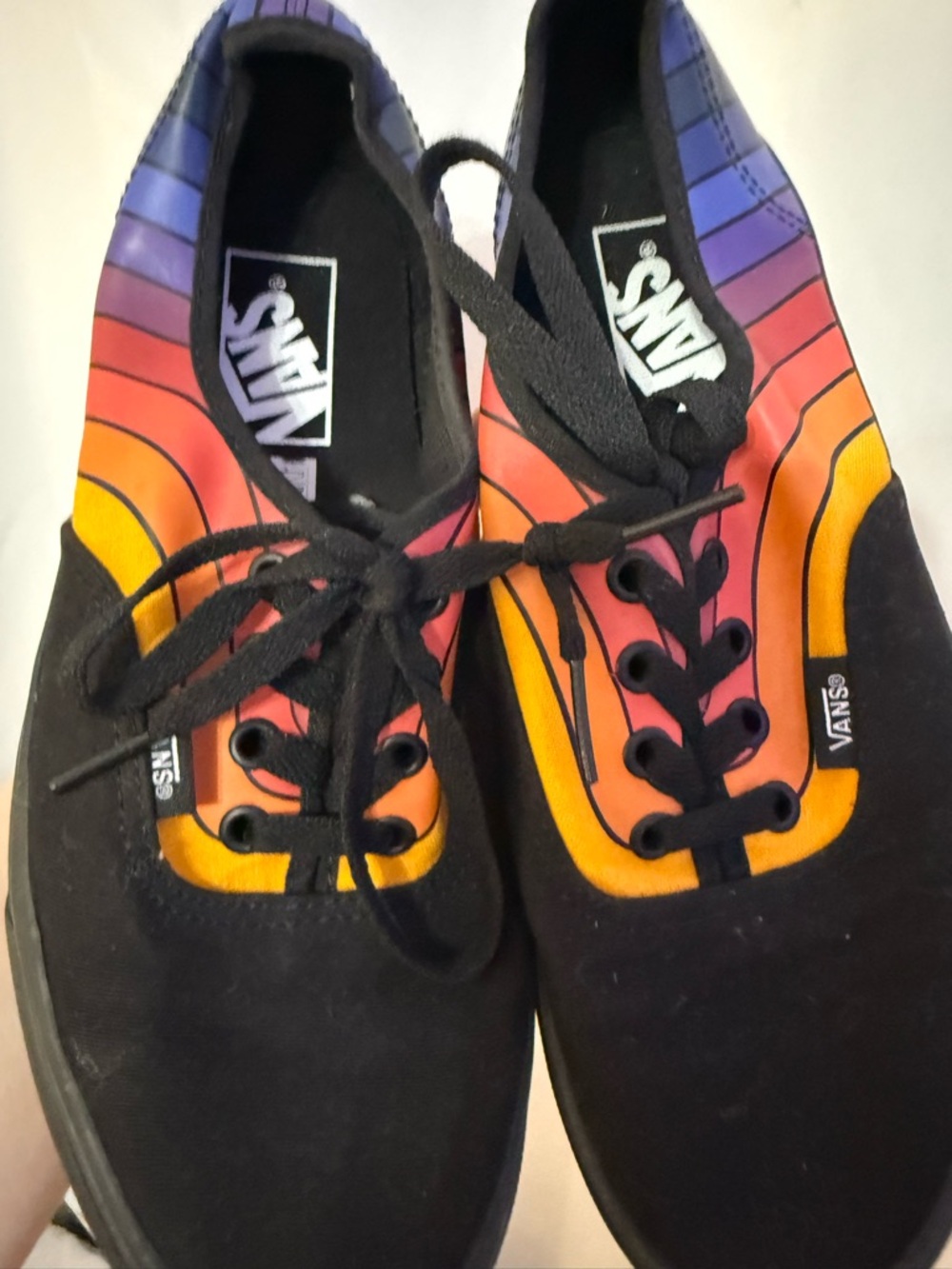 Van's Refract Rainbow 🌈. Black unisex women's size 7.5 men’s size 6 - Picture 4 of 8
